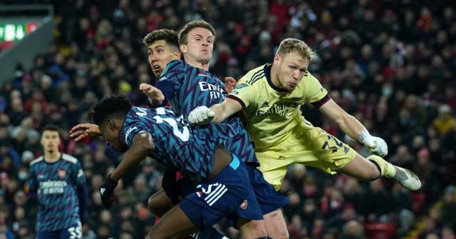 Arsenal-goalkeeper-Aaron-Ramsdale-punches-a-cross-away-under-pressure-against-Liverpool-1200x629.jpg