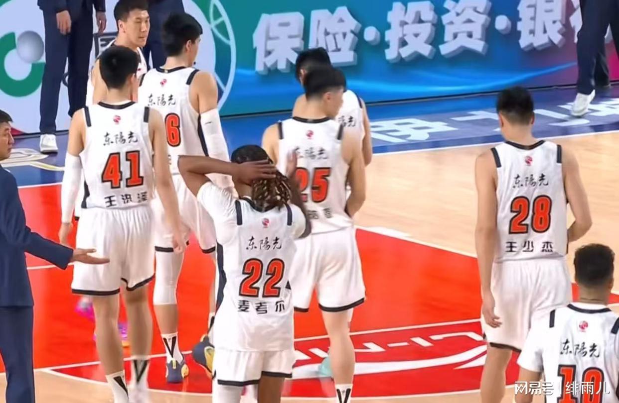 黄金甲体育-一箭双雕！广东队“战略性”输给新疆男篮，杜锋想要做掉辽宁？